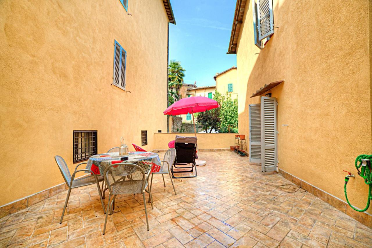 Alfio'S Apartment In Siena Exterior foto